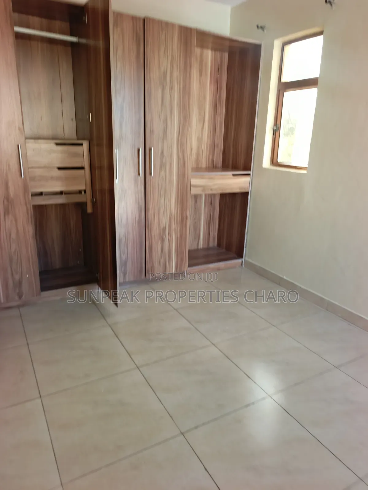 3bdrm Apartment in Links Road, Nyali for rent