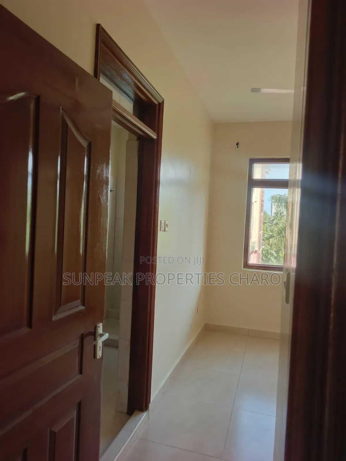3bdrm Apartment in Links Road, Nyali for rent