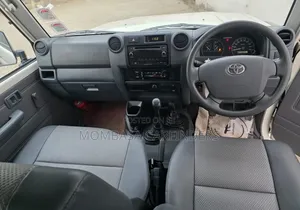 Toyota Land Cruiser 2021 White