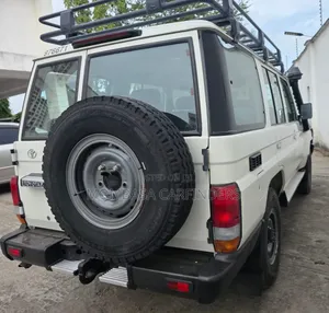 Toyota Land Cruiser 2021 White