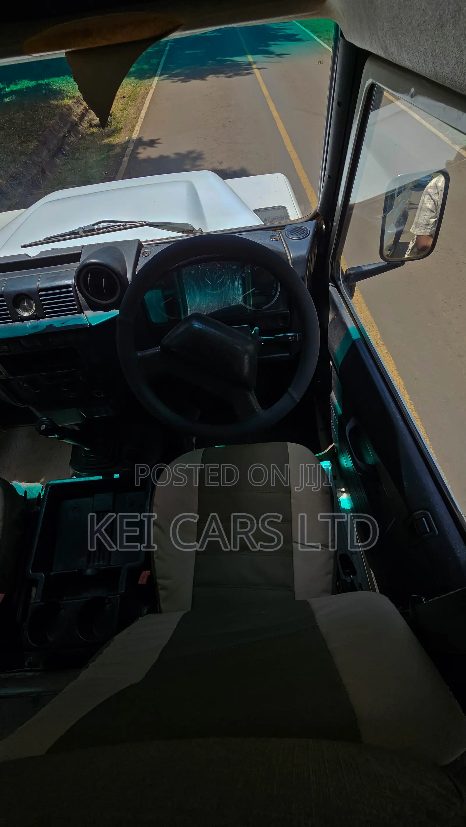 Land Rover Defender Puma 110 2.4 TD 2009 White