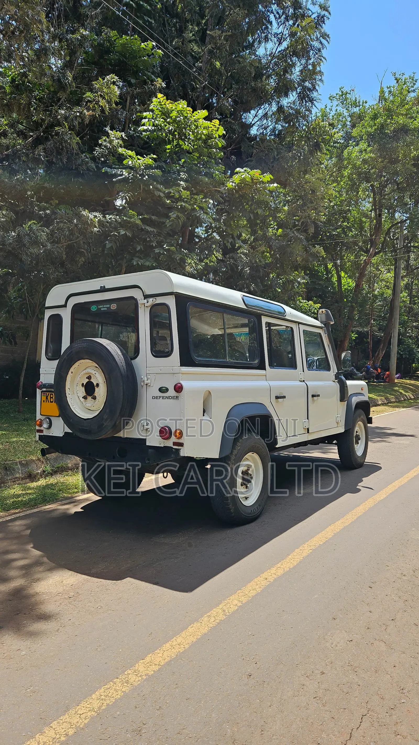 Land Rover Defender Puma 110 2.4 TD 2009 White