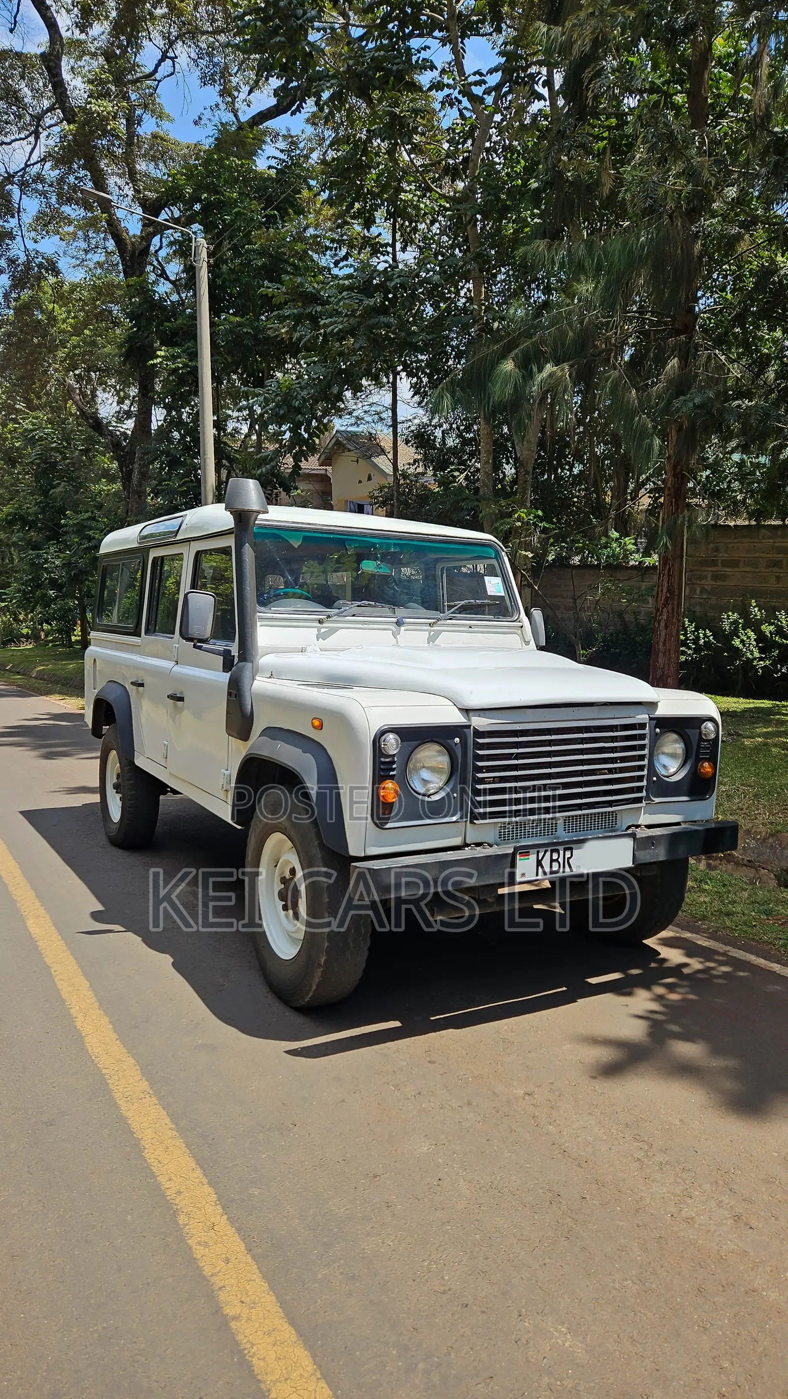 Land Rover Defender Puma 110 2.4 TD 2009 White