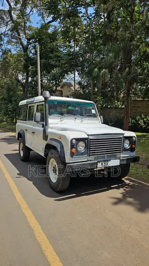 Land Rover Defender Puma 110 2.4 TD 2009 White