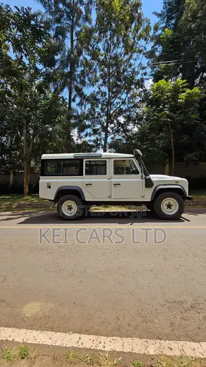 Land Rover Defender Puma 110 2.4 TD 2009 White