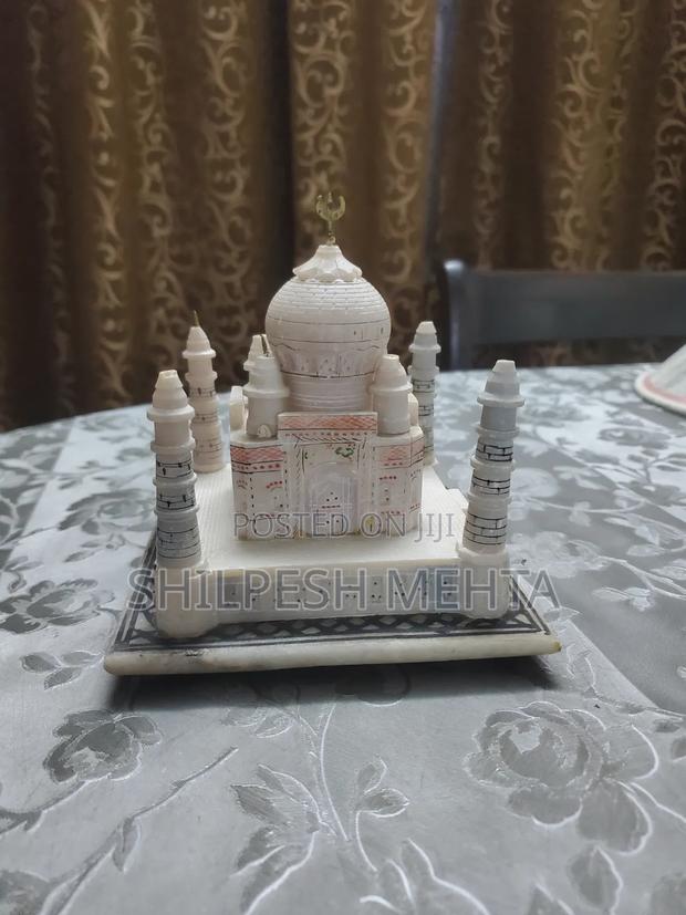 Taj Mahal (Antique Indian Monunent)