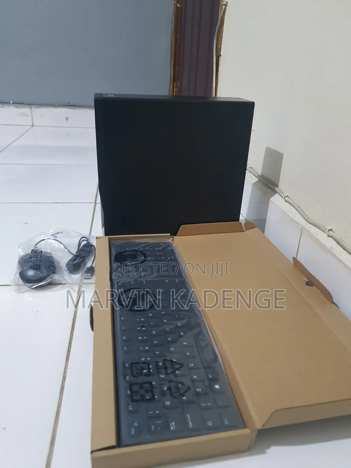 New Desktop Computer Dell Vostro Mini 8GB Intel Core i3 SSD 256GB