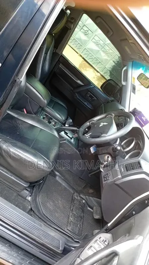 Mitsubishi Pajero 3.0 2011 Black
