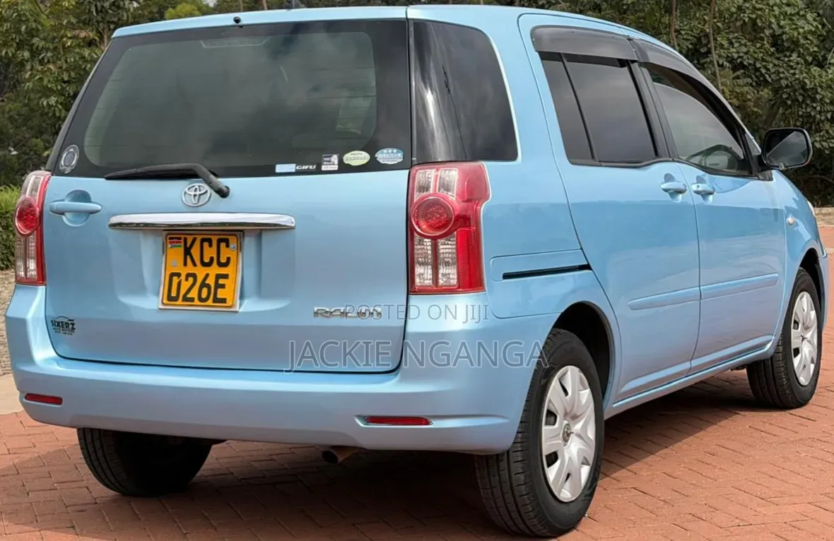Toyota Raum 2008 Blue