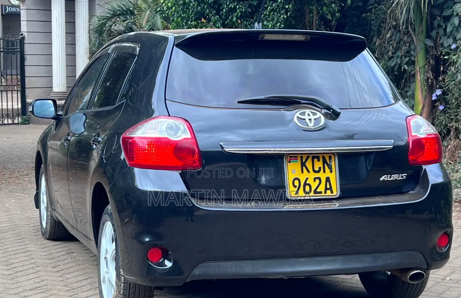 Toyota Auris 2011 Black