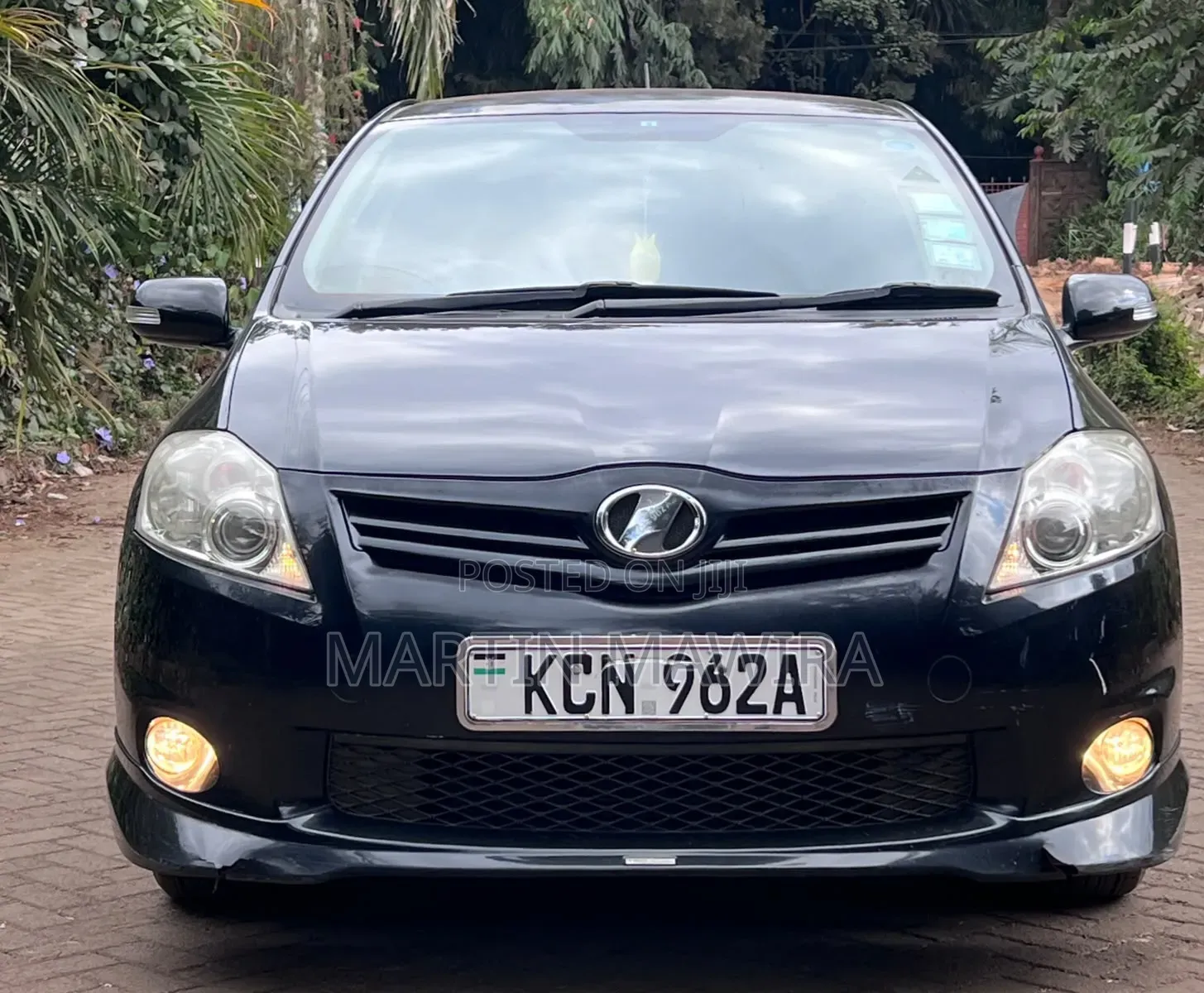 Toyota Auris 2011 Black