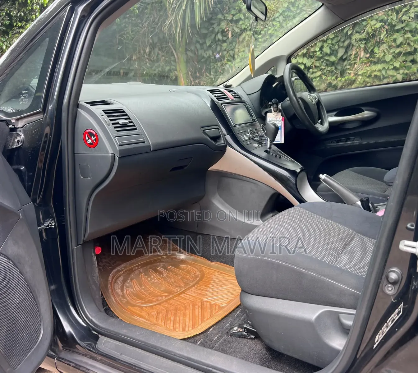 Toyota Auris 2011 Black