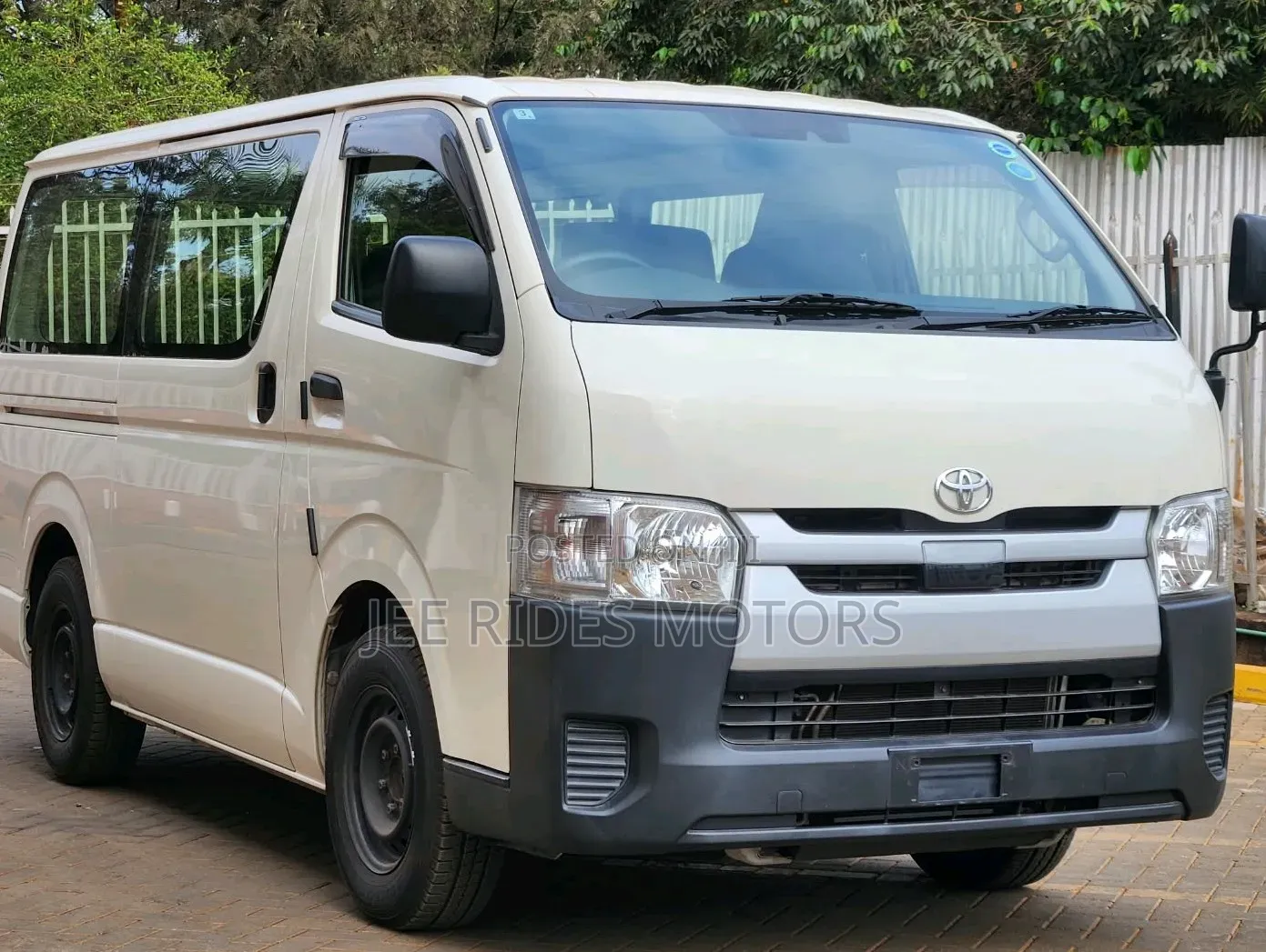 Toyota HiAce 2019 White