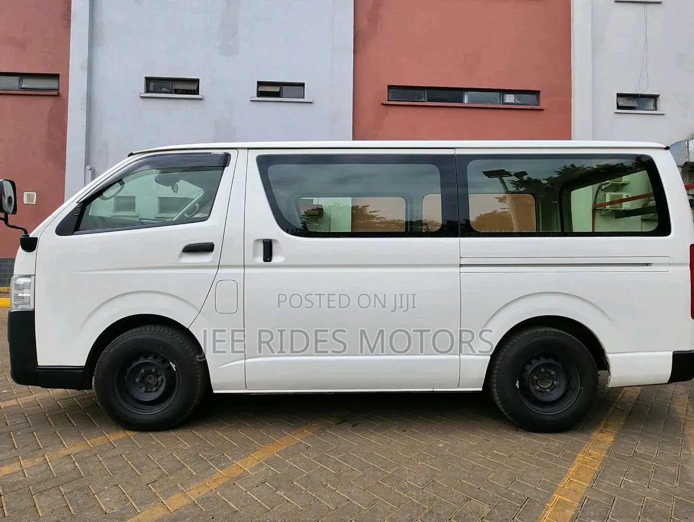 Toyota HiAce 2019 White