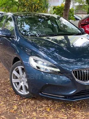 Volvo V40 2019 Gray