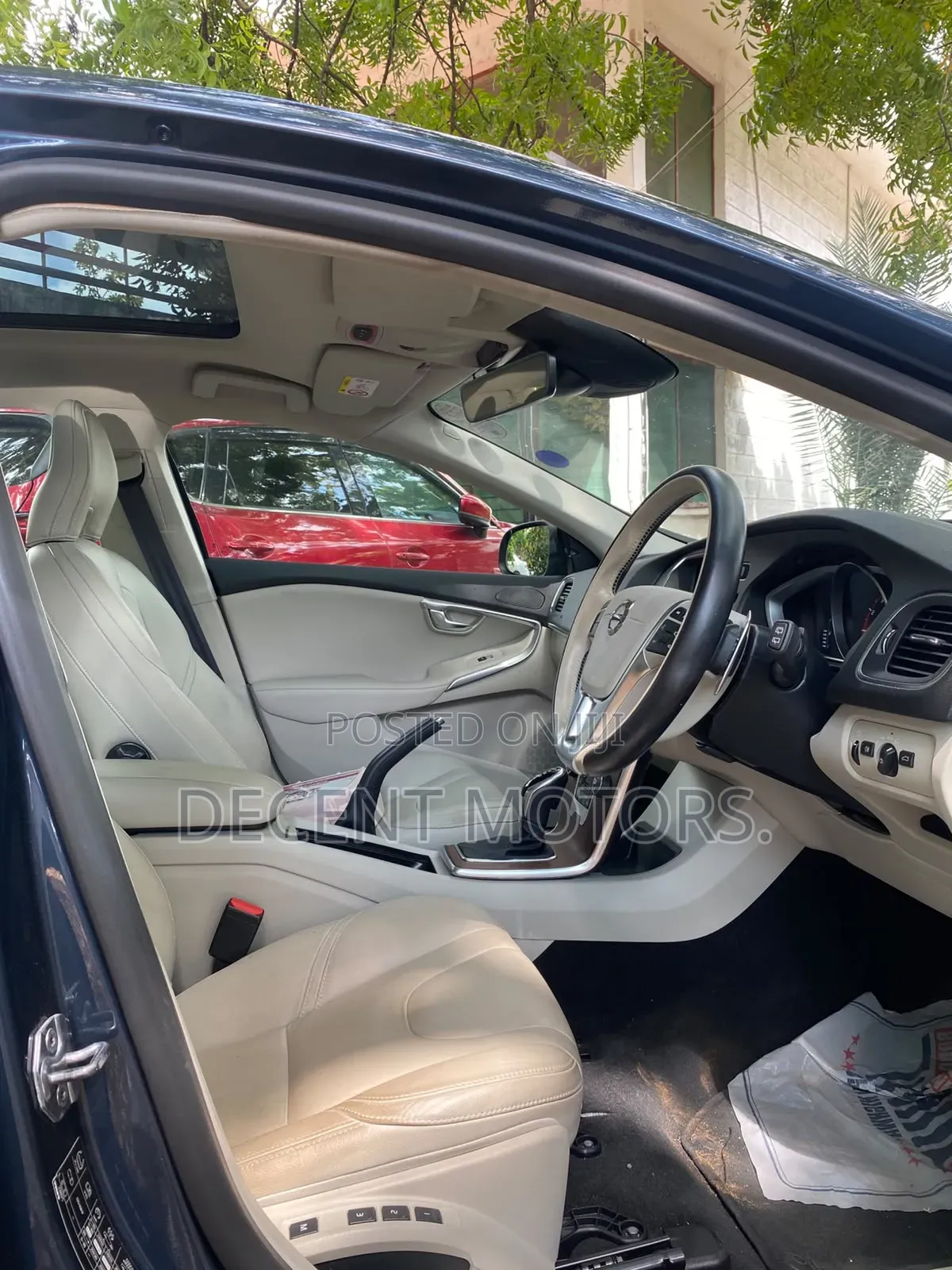Volvo V40 2019 Gray