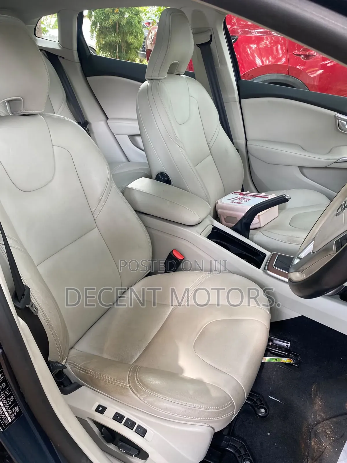 Volvo V40 2019 Gray