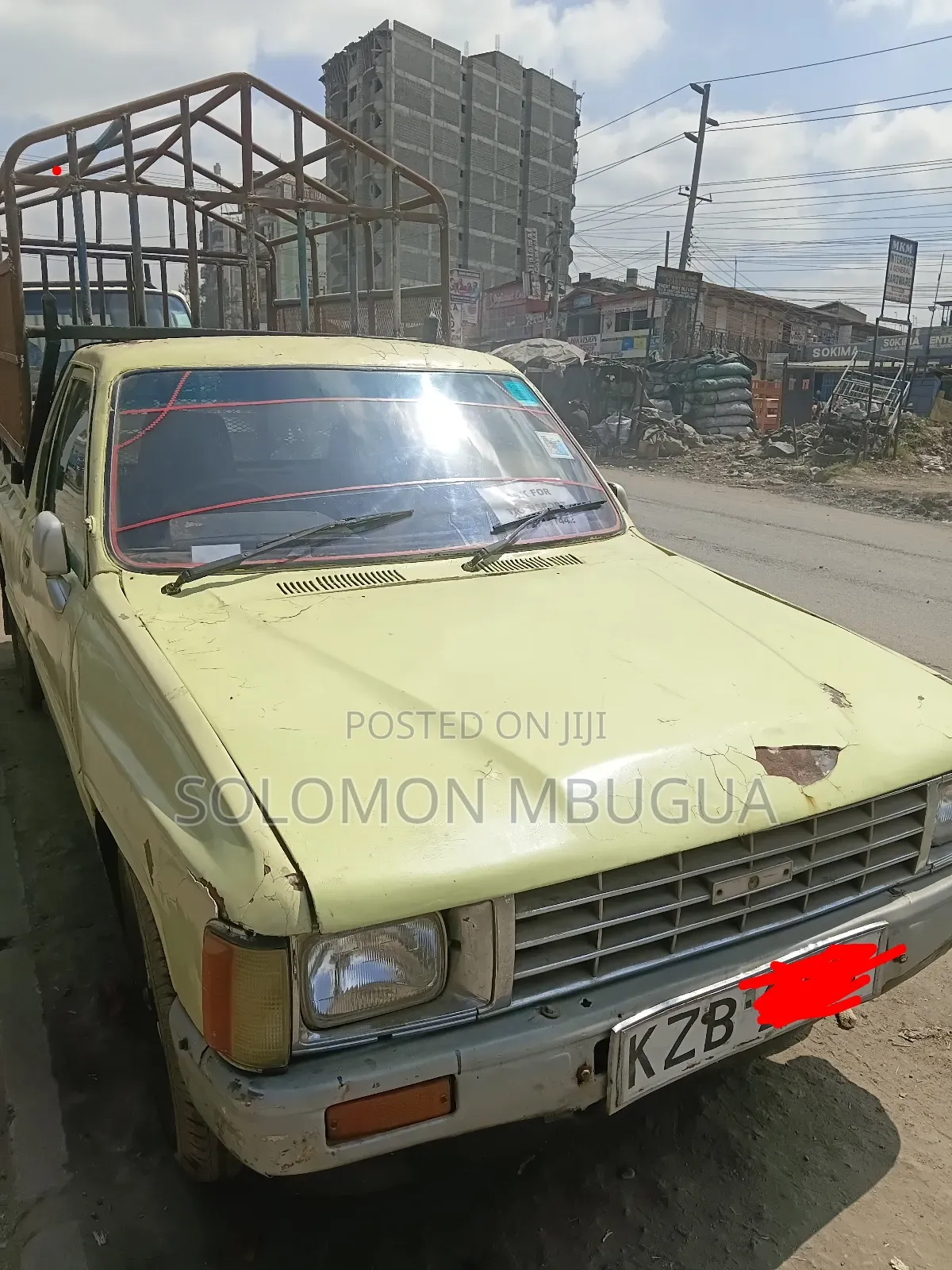 Toyota Hilux 1989 Yellow