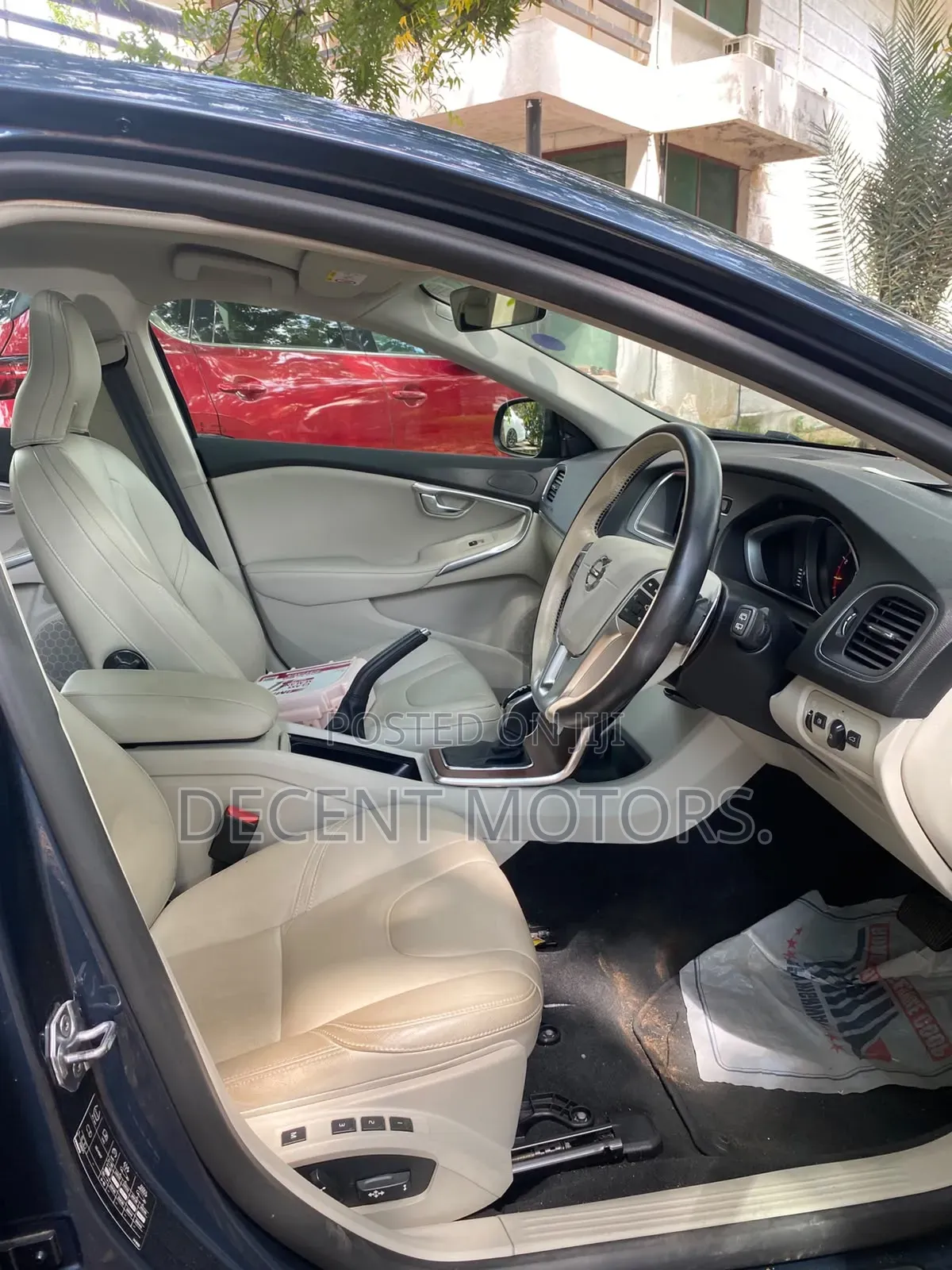 Volvo V40 2019 Gray