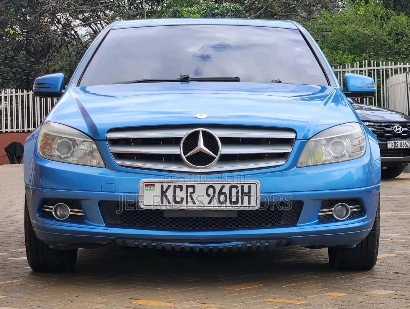 Mercedes-Benz C200 2010 Blue