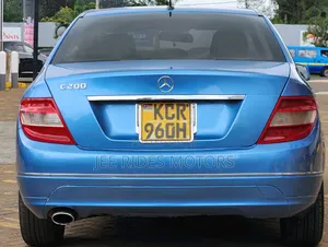 Mercedes-Benz C200 2010 Blue