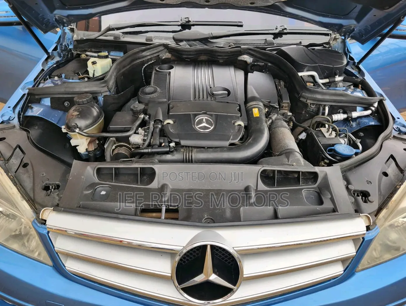 Mercedes-Benz C200 2010 Blue