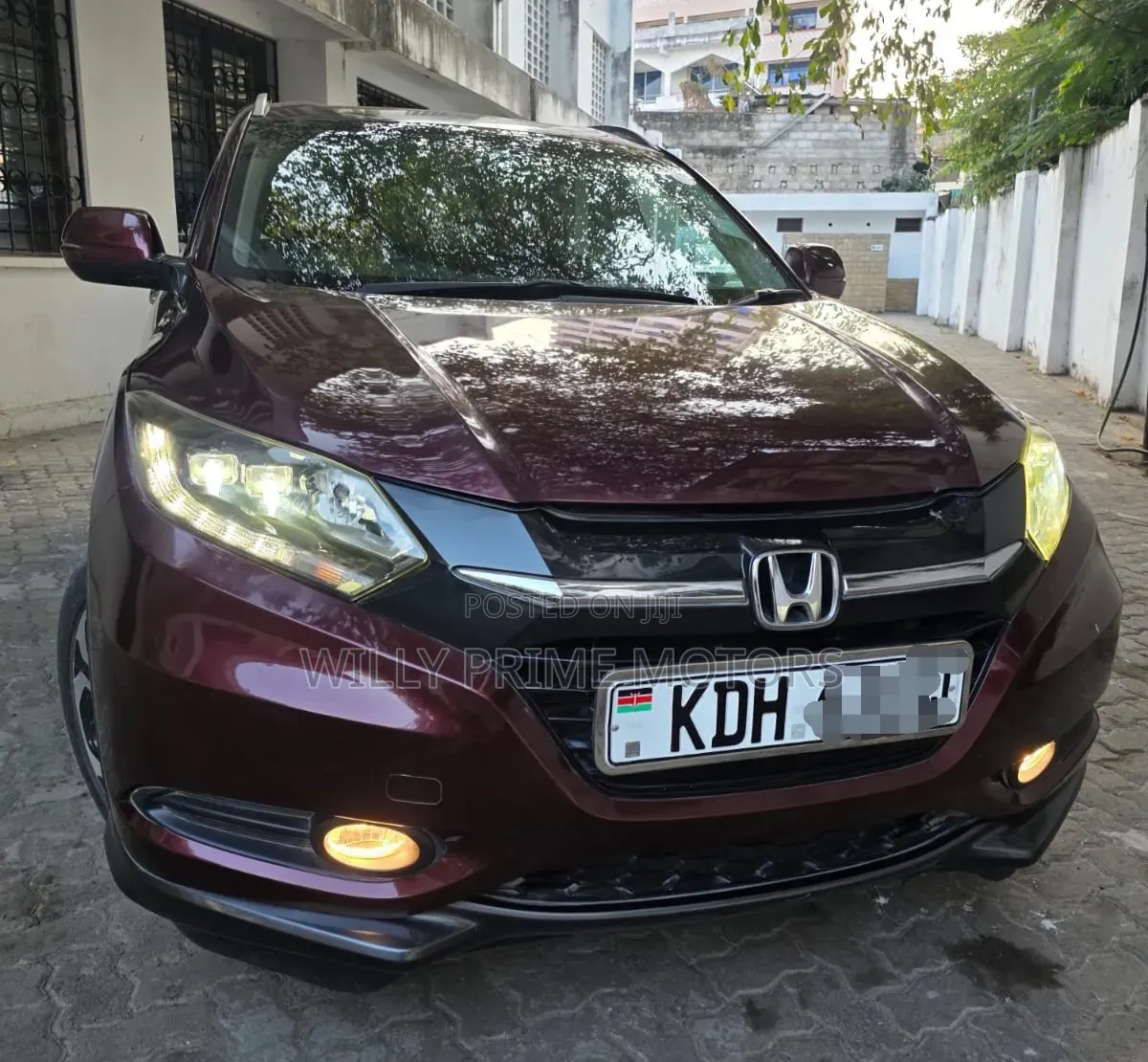 Honda Vezel 1.5 2WD 2015 Maroon