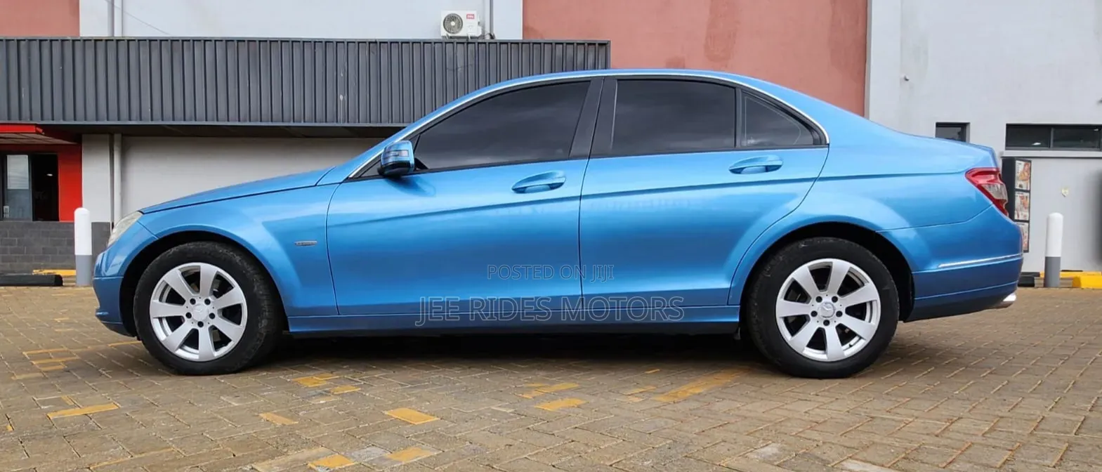 Mercedes-Benz C200 2010 Blue