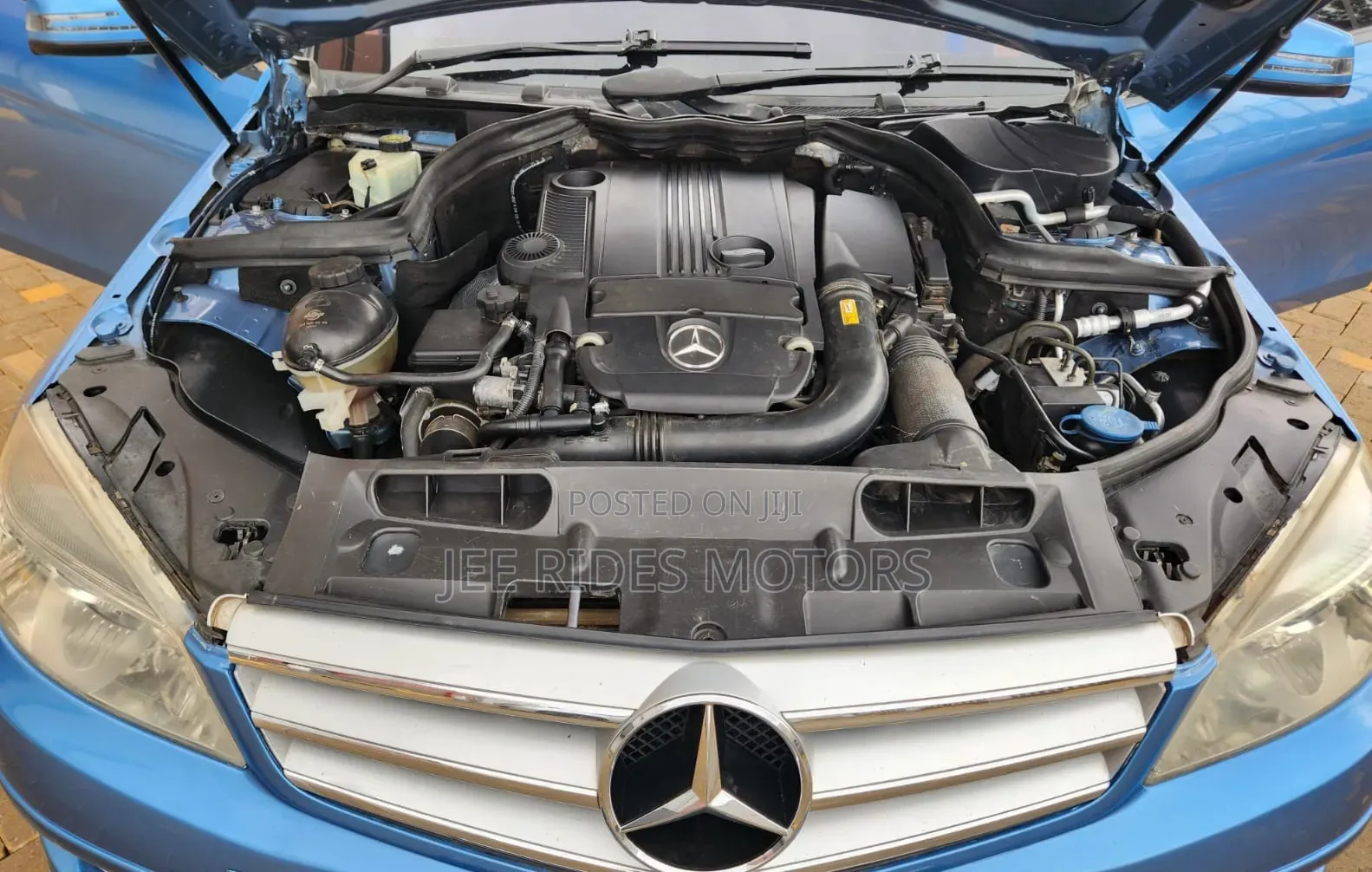 Mercedes-Benz C200 2010 Blue