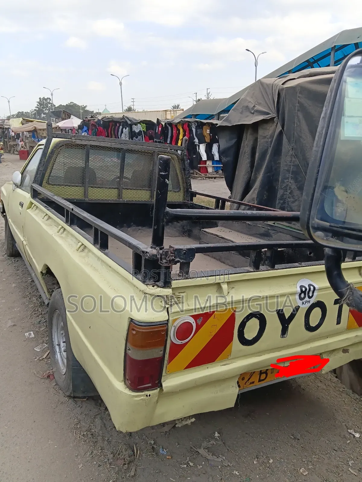 Toyota Hilux 1989 Yellow