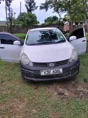 Nissan Advan 2016 White
