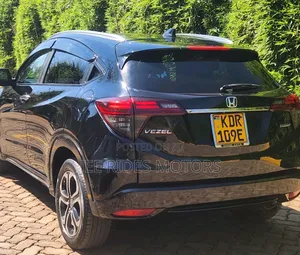 Honda Vezel 2018 Matt Black