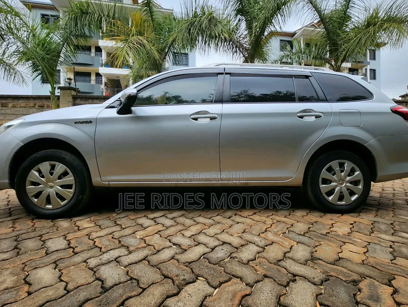 Toyota Corolla Fielder 2017 Silver