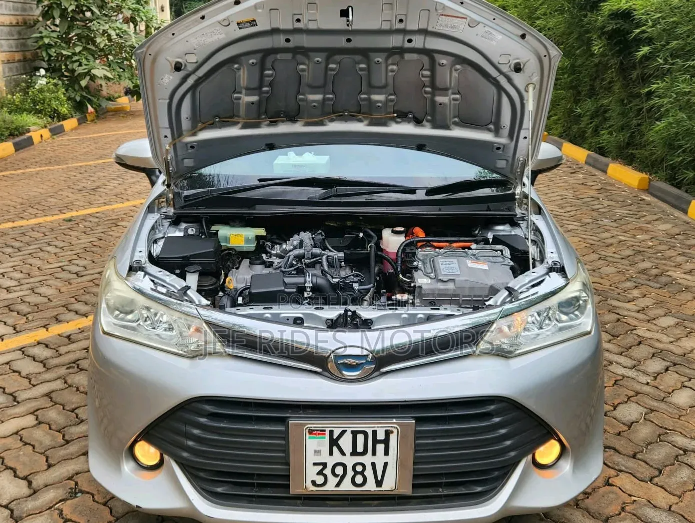 Toyota Corolla Fielder 2017 Silver
