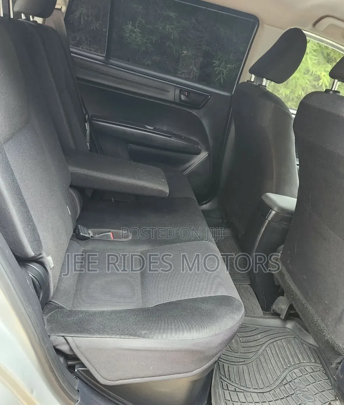 Toyota Corolla Fielder 2017 Silver
