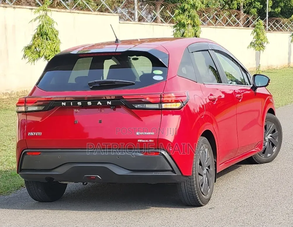 Nissan Note 1.2 Hybrid 2021 Red