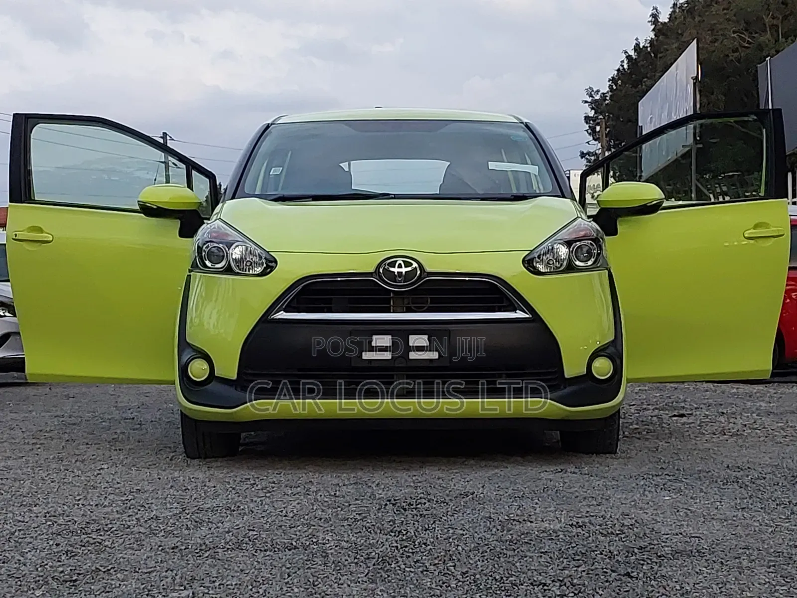 Toyota Sienta 2018 Green