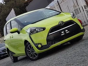 Toyota Sienta 2018 Green
