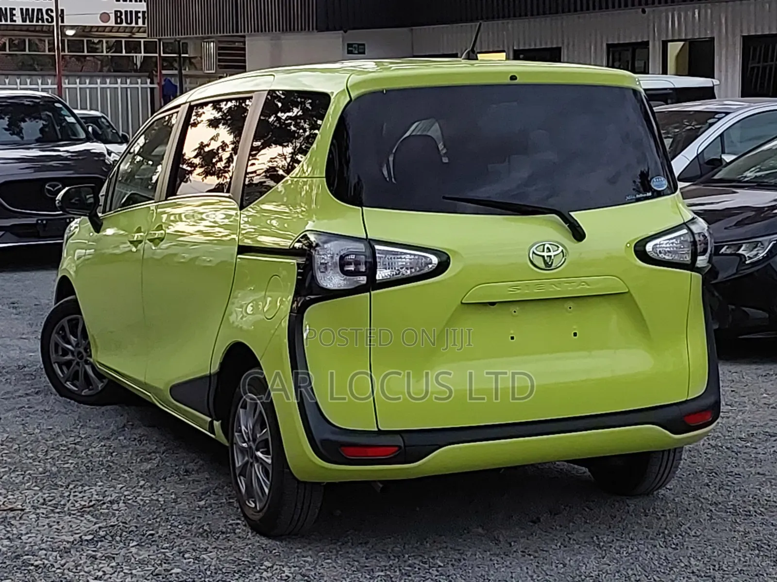 Toyota Sienta 2018 Green