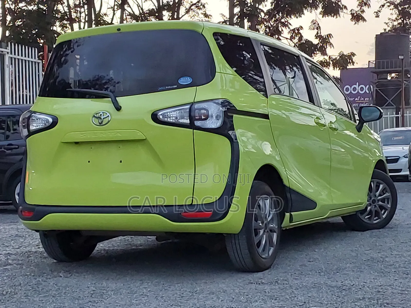 Toyota Sienta 2018 Green
