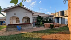 3bdrm Bungalow in Kimunyu, Kenyatta Road / Theta for rent
