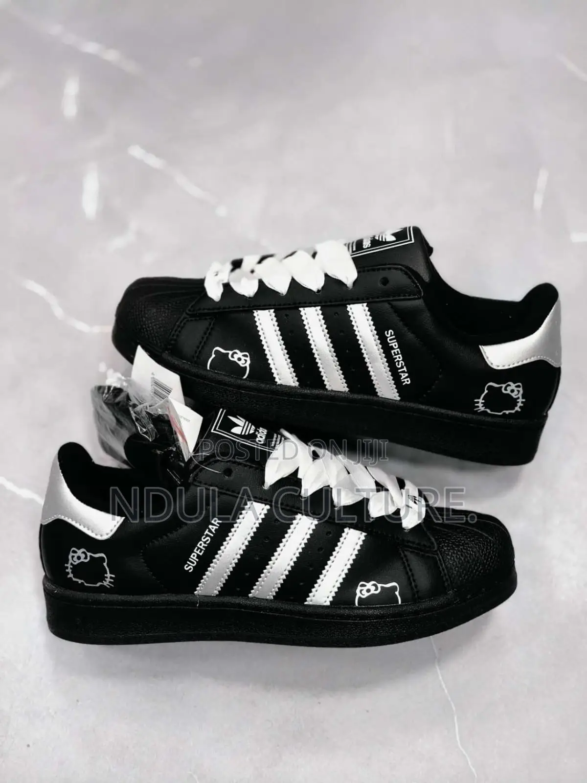 Adidas Superstar Hello Kitty