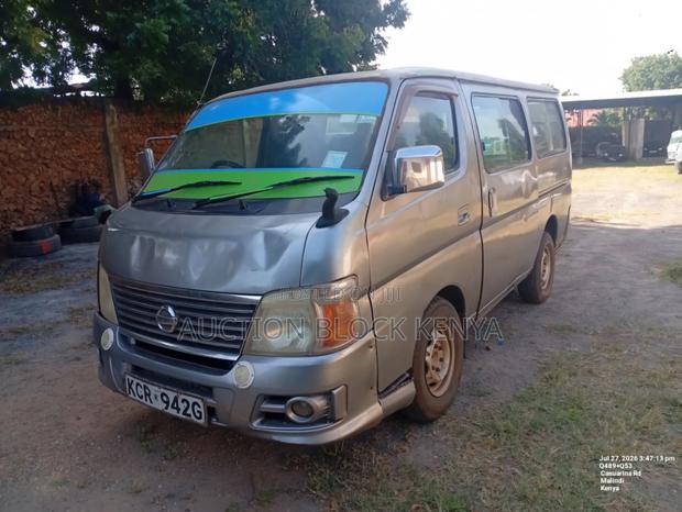Nissan Caravan (Urvan) 2010 Grey - thumbnail 4