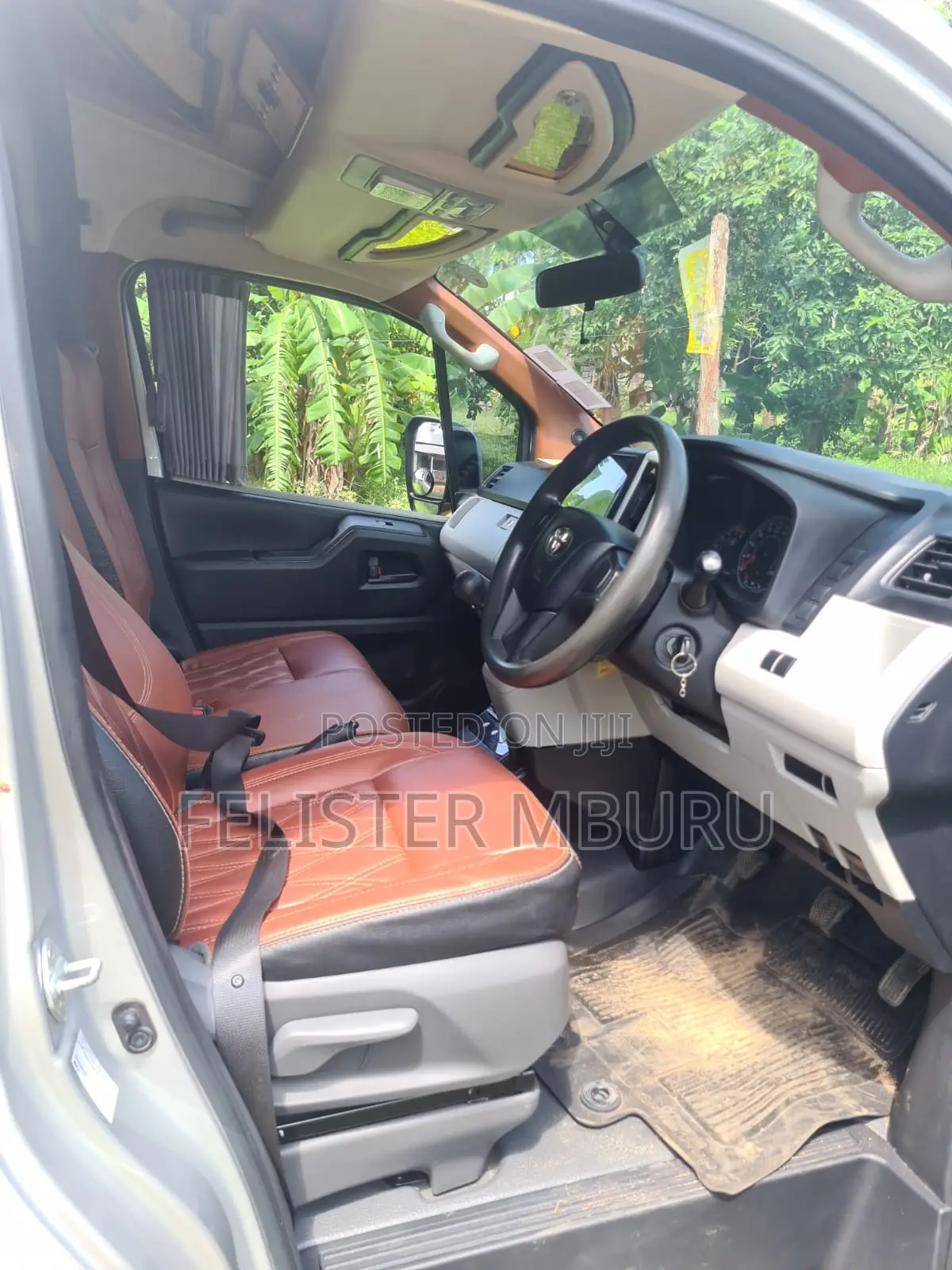 Toyota HiAce 2021 Silver