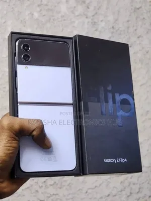 New Samsung Galaxy Z Flip4 256 GB Silver