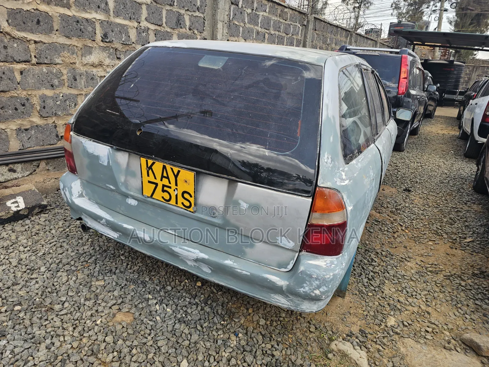 Mitsubishi Lancer 2000 White