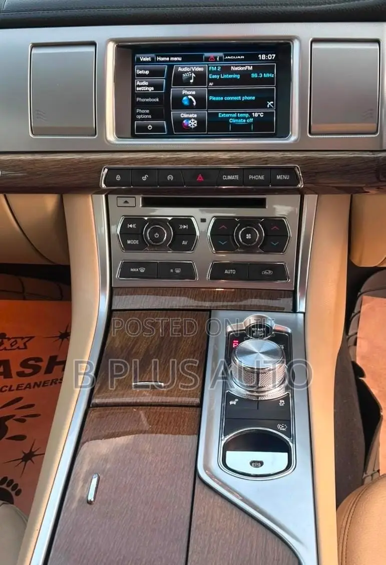 Jaguar XF 2015 Black