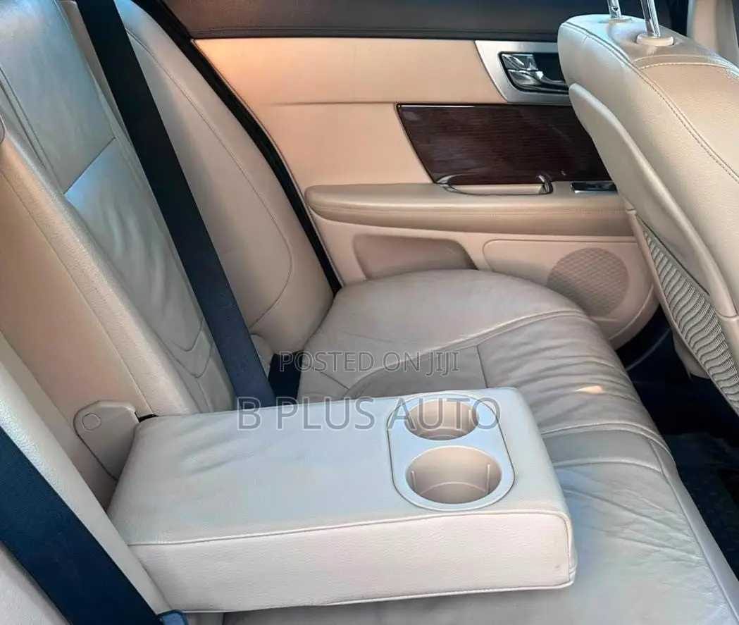 Jaguar XF 2015 Black