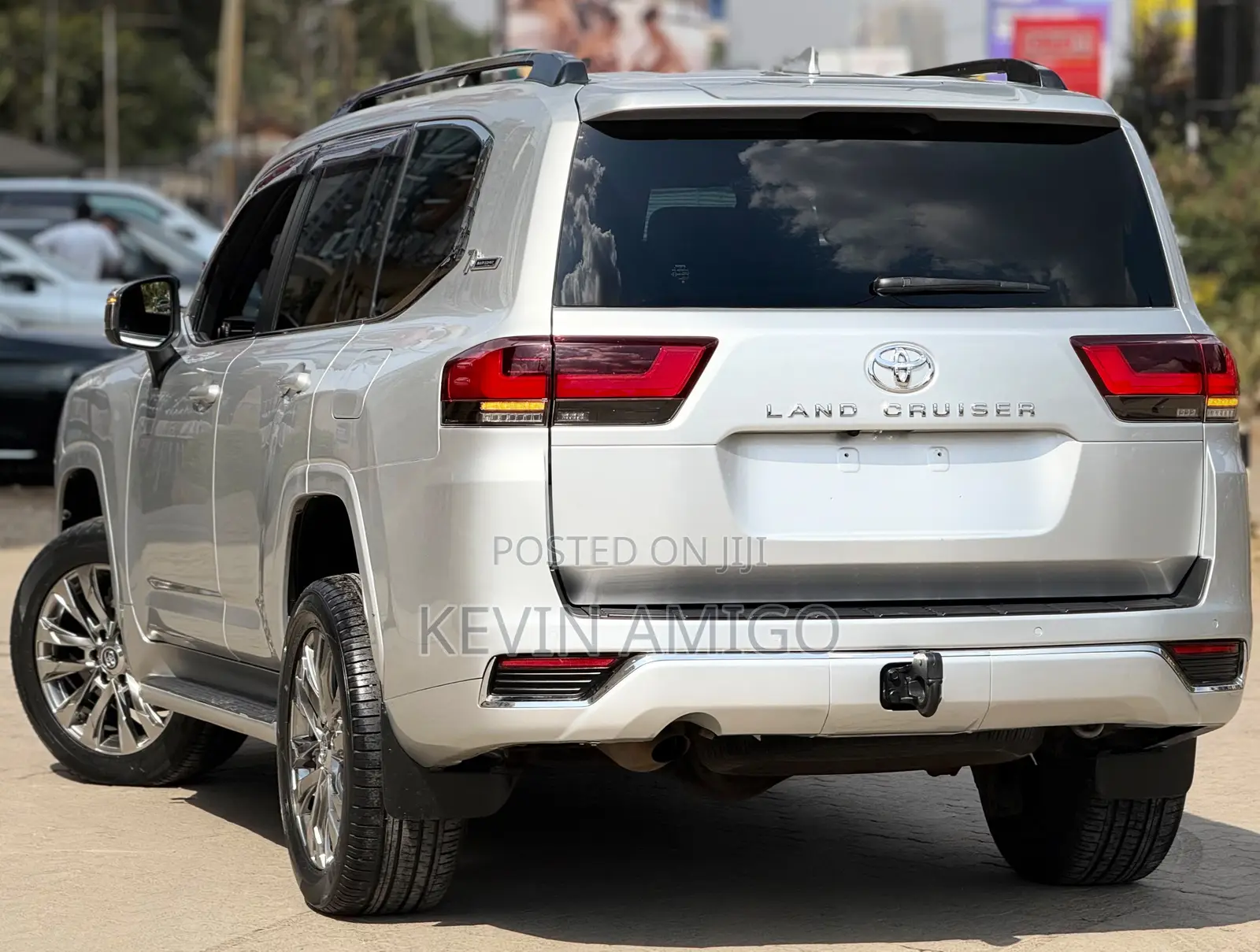 Toyota Land Cruiser LC300 2022 White