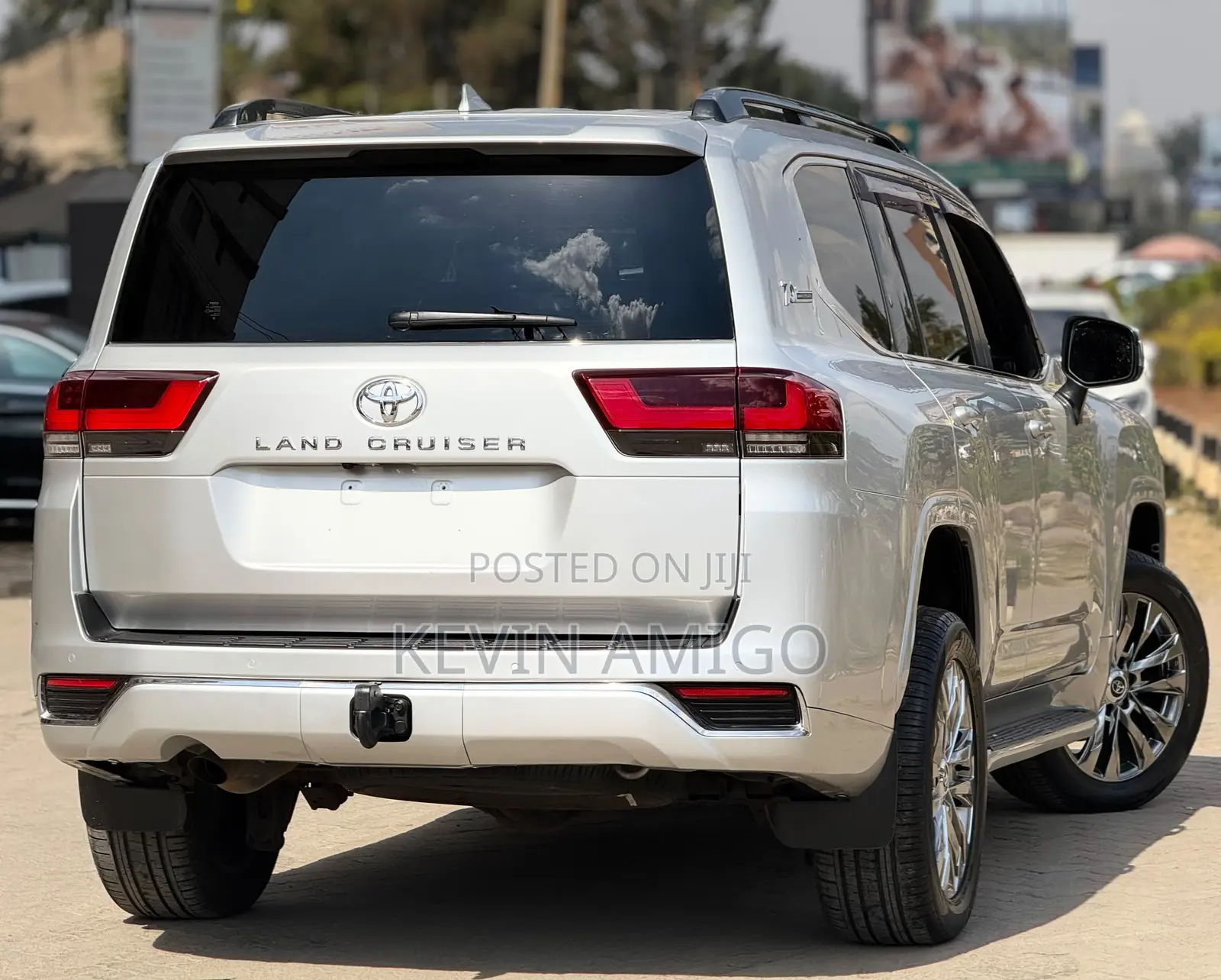 Toyota Land Cruiser LC300 2022 White